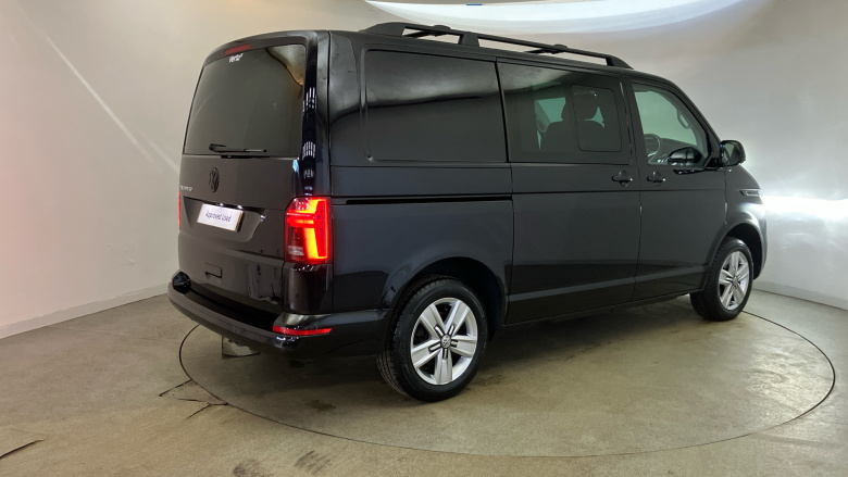 Volkswagen Transporter T32 Swb Diesel 2.0 BiTDI 204 Highline Kombi Van DSG